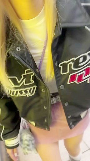 家なし金髪ギャルが急に連絡してきて、転がり込んできてお泊まり展開に