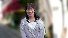 ニコニコ笑顔がチャームポイント！【なみ 20歳】 規格外の体格差